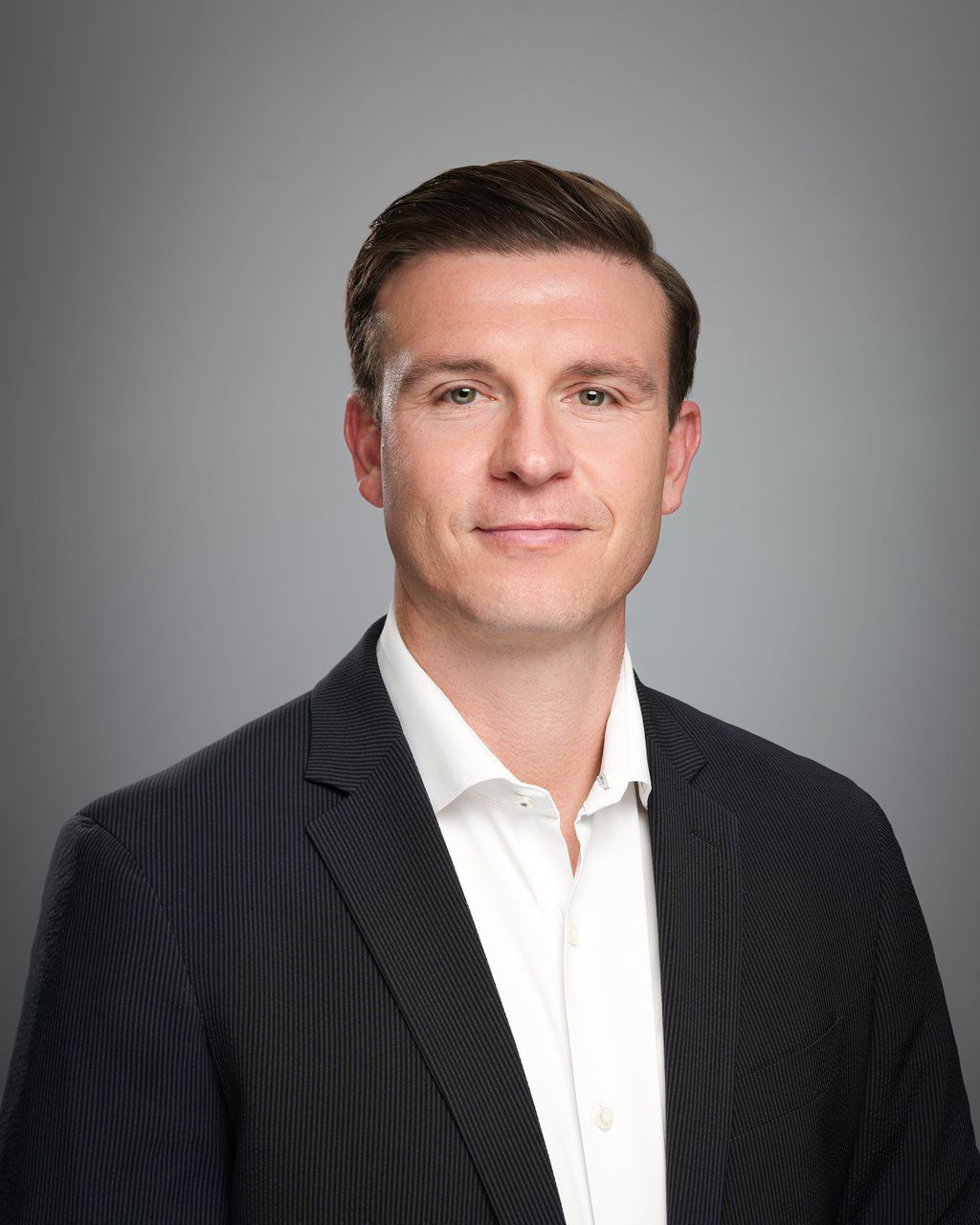 Clean background studio headshot in Palo Alto, CA
