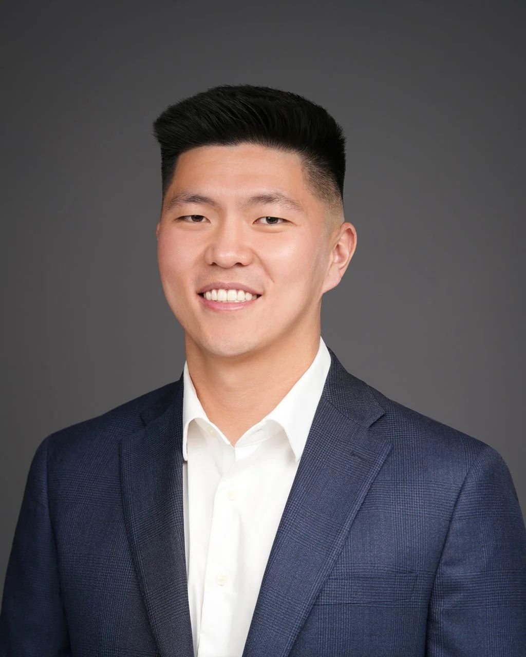 Professional men’s headshot at Twin Pines Park in Belmont, California.