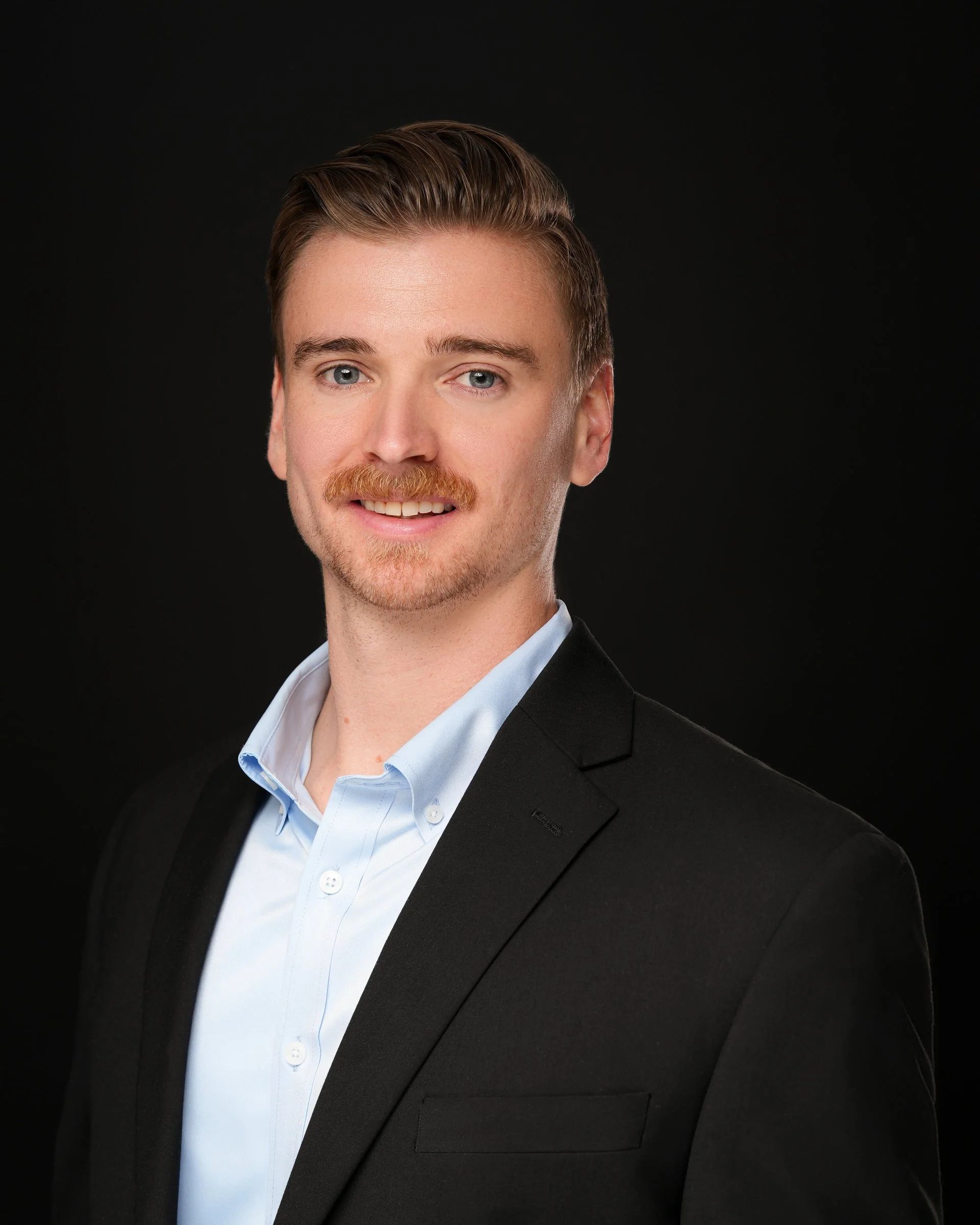 Professional men’s headshot in Berkeley, CA by Pacifica Studio.