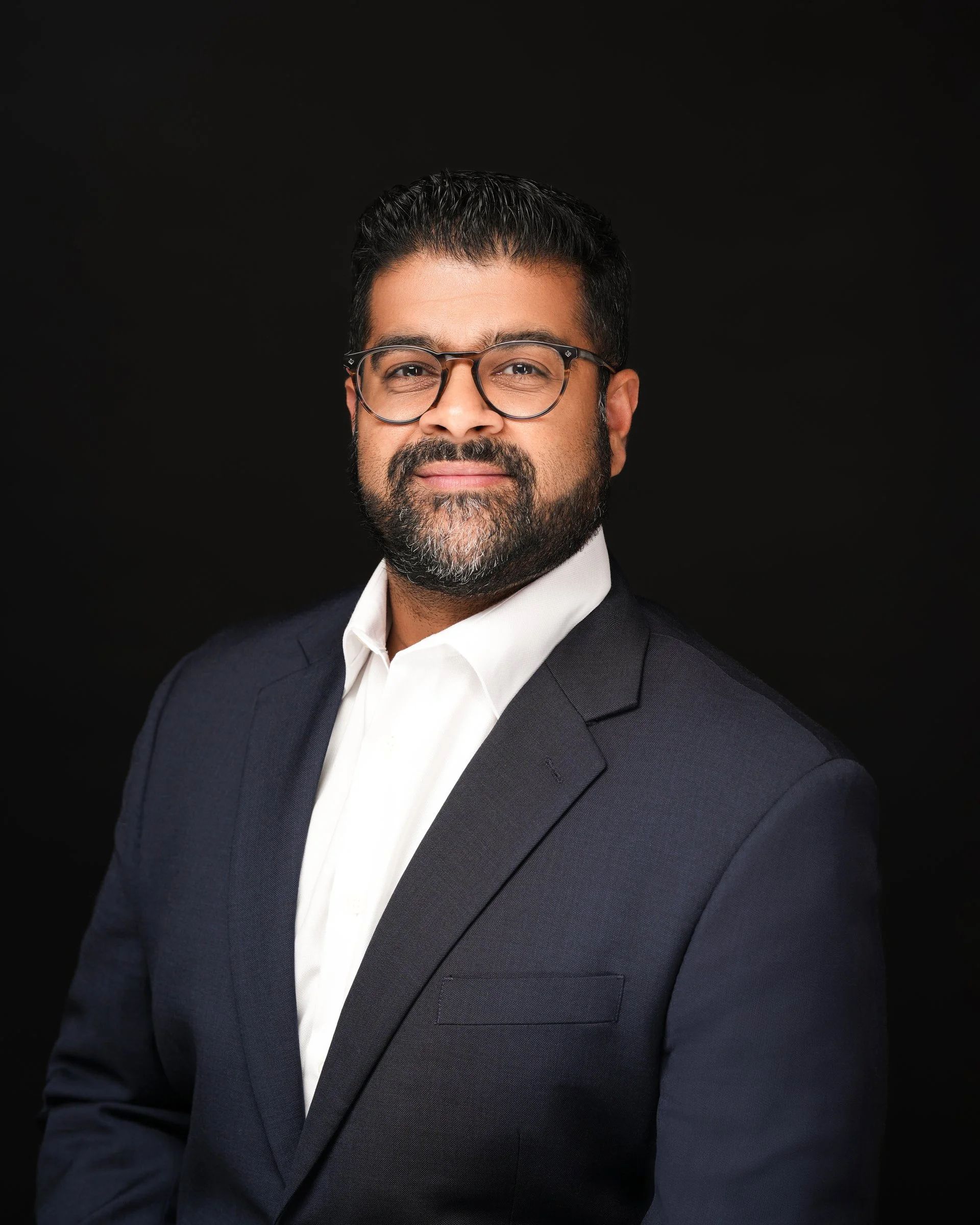 Professional men’s headshot in downtown Campbell, California.