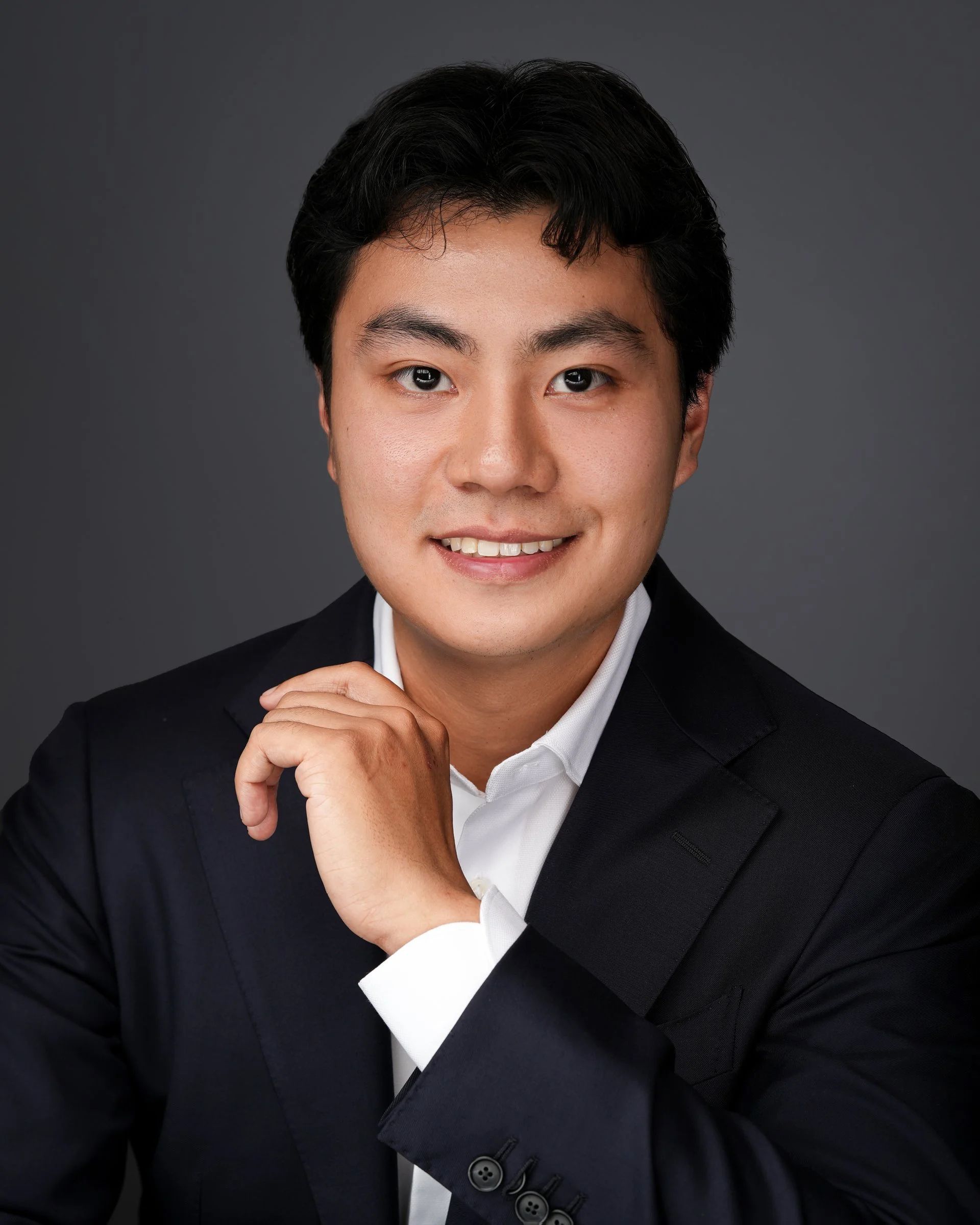 Professional men’s headshot at Sonoma Plaza in Sonoma, California.