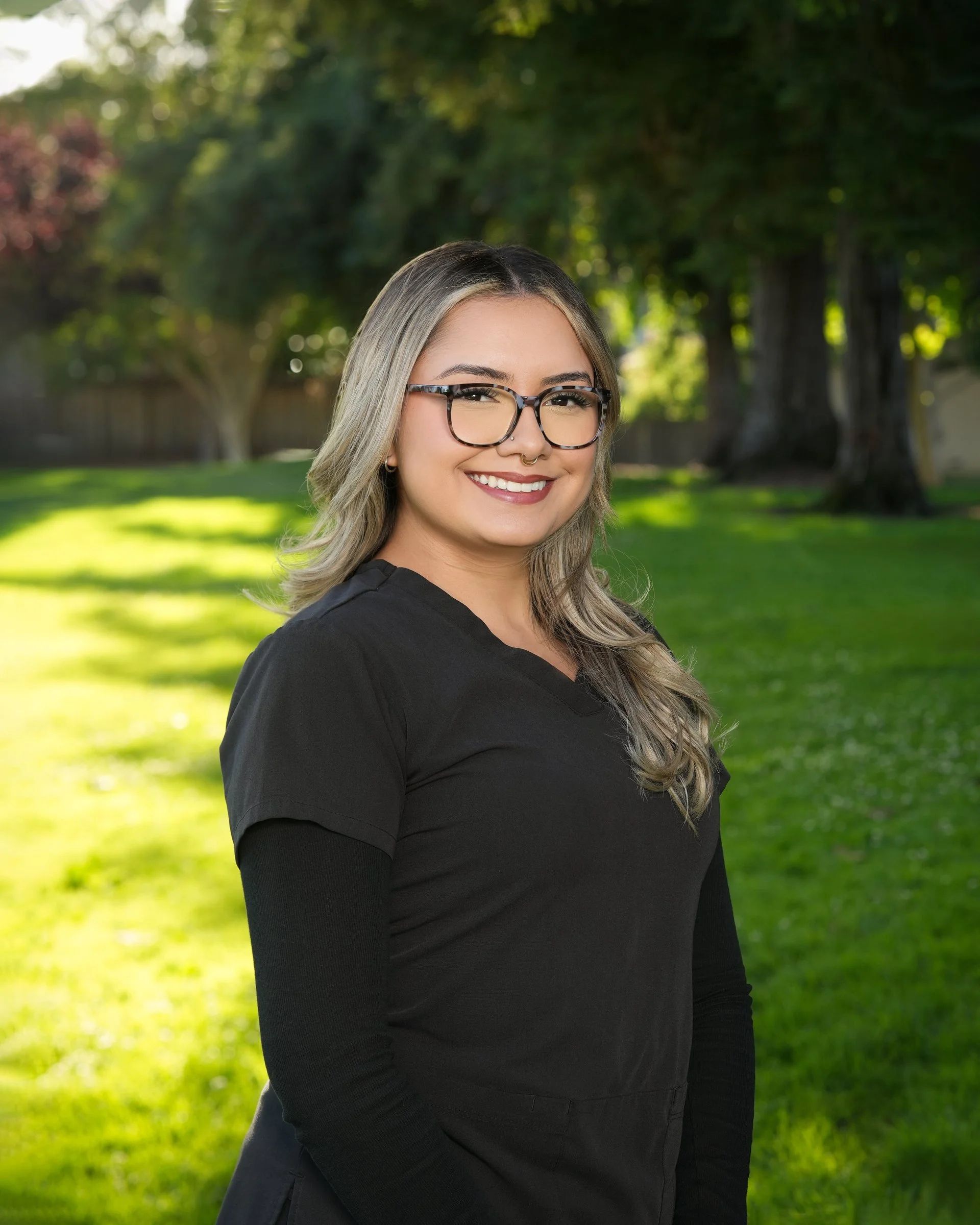 Outdoor headshot at Eagle Park in Mountain View, California by Pacifica Studio.