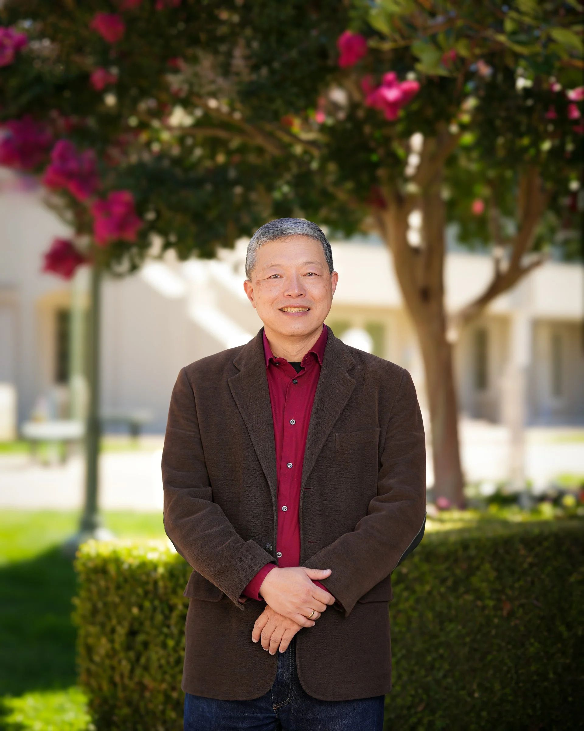 Outdoor headshot in Central Park, Santa Clara, California by Pacifica Studio.