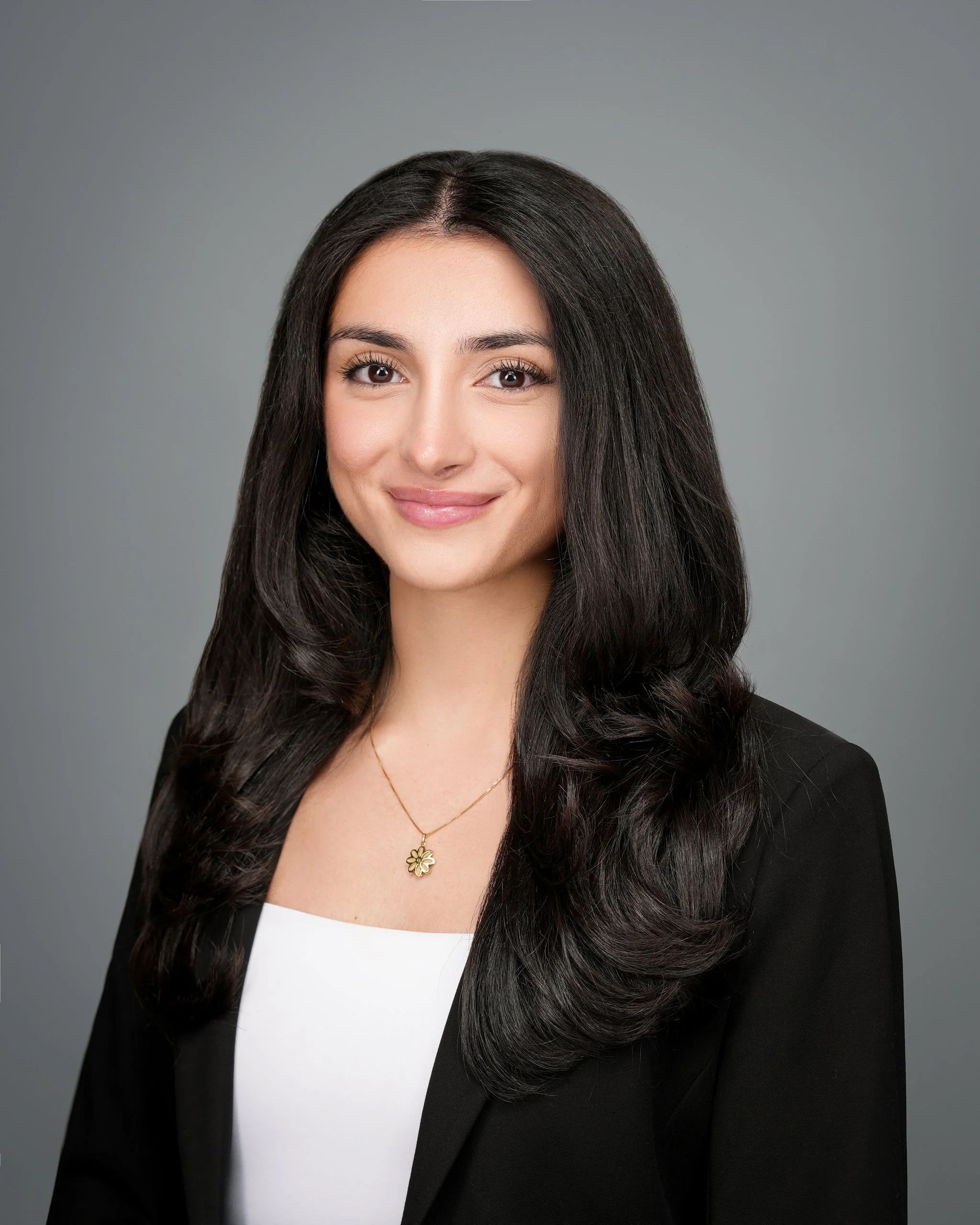 Twin Pines Park women’s headshot — Pacifica Studio Professional women’s headshot at Twin Pines Park in Belmont, California.
