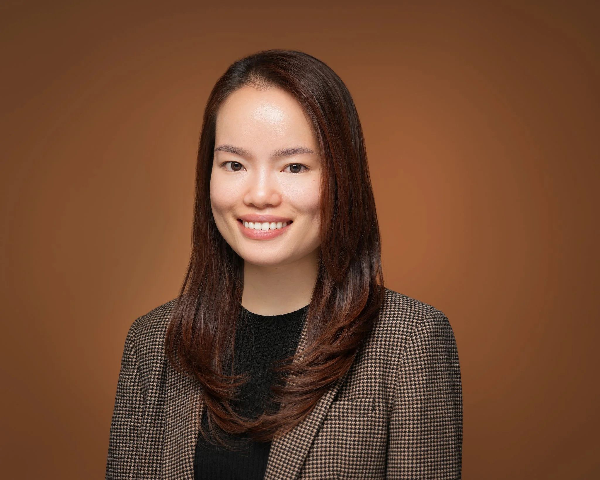 Downtown Campbell women’s headshot — Pacifica Studio Professional women’s headshot in downtown Campbell, California.