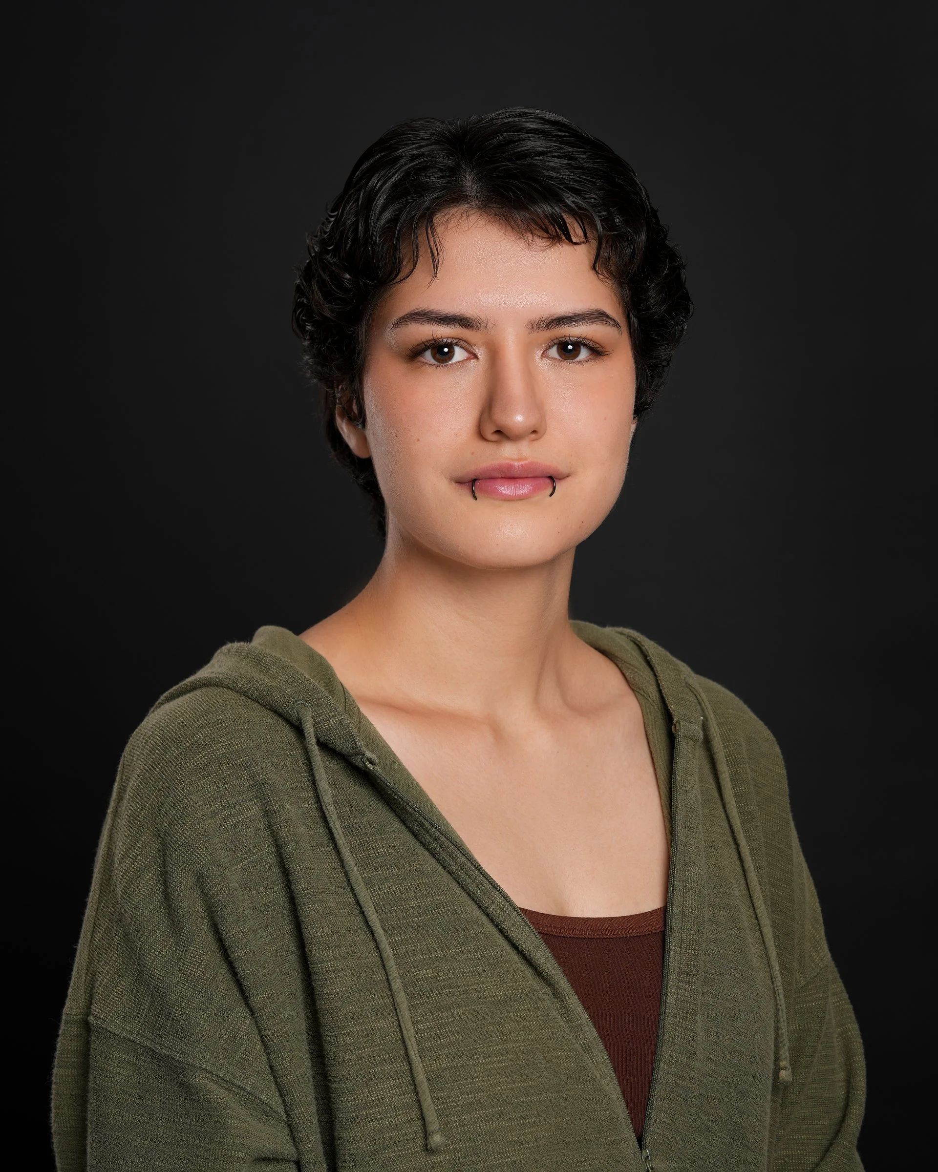 Lake Merritt women’s headshot — Pacifica Studio Professional women’s headshot at Lake Merritt in Oakland, California.